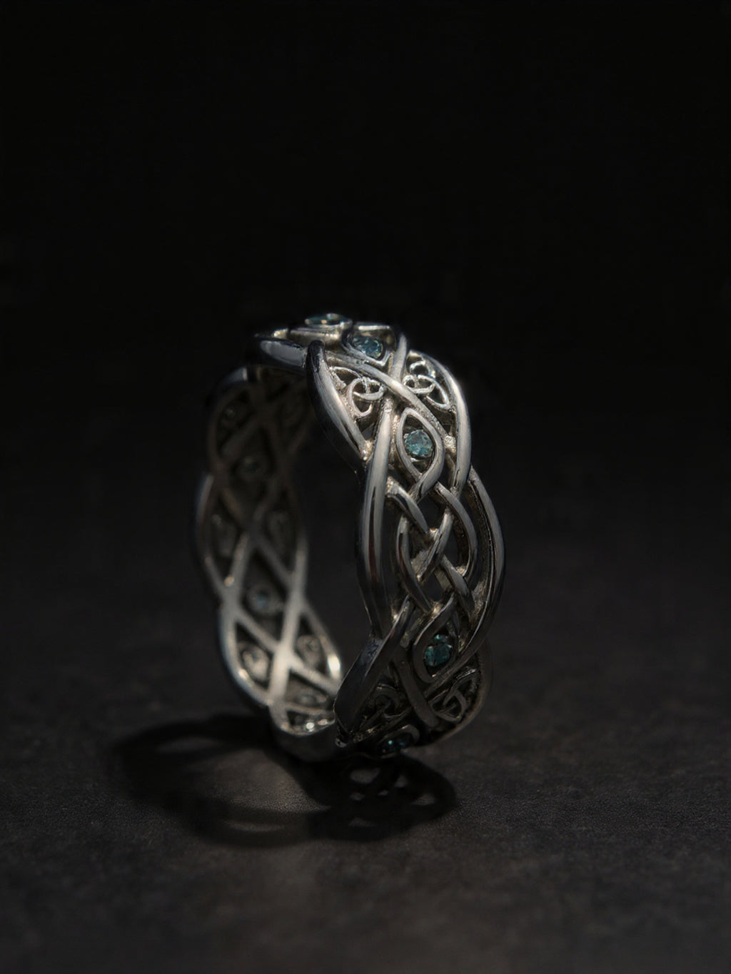 WOLF & CELTIC KNOT RING