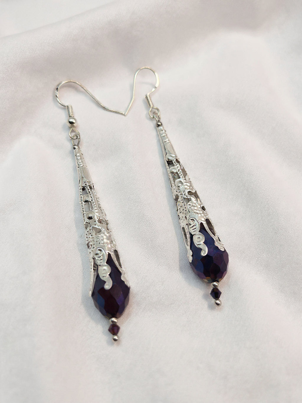 VIOLET DREAMS DANGLE EARRINGS
