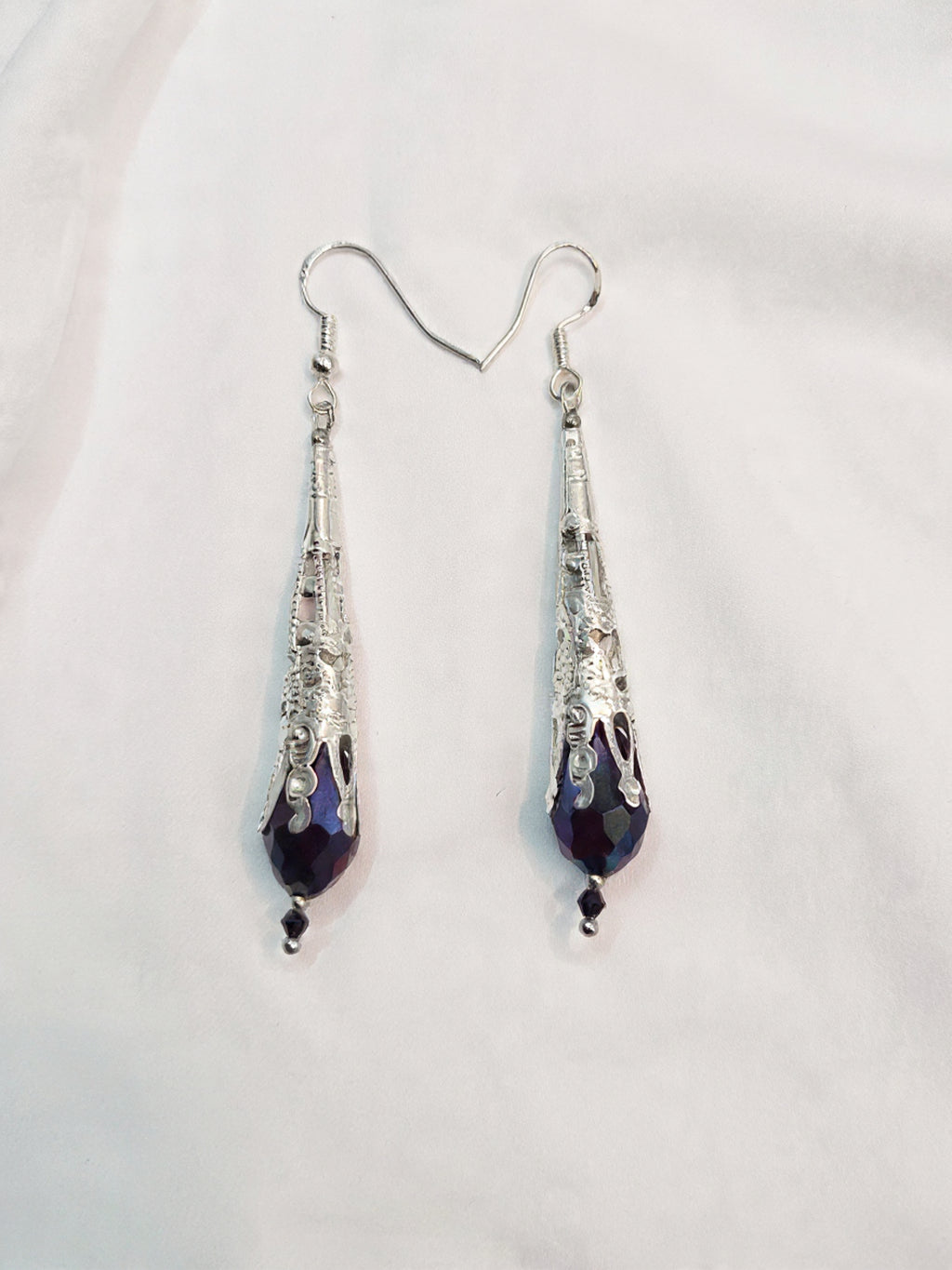 VIOLET DREAMS DANGLE EARRINGS