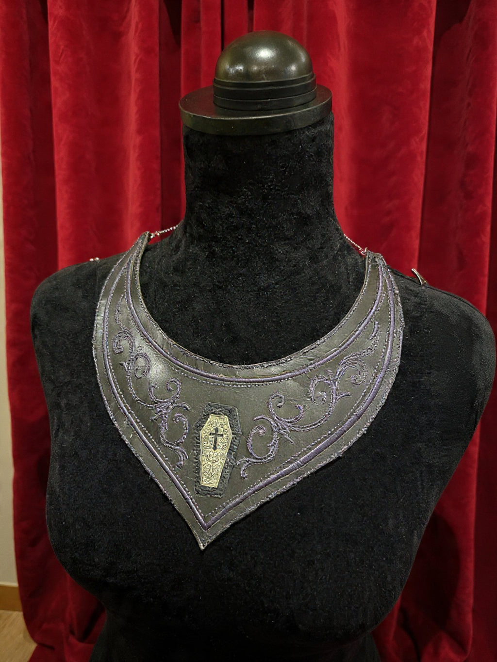 COFFIN NECKLACE
