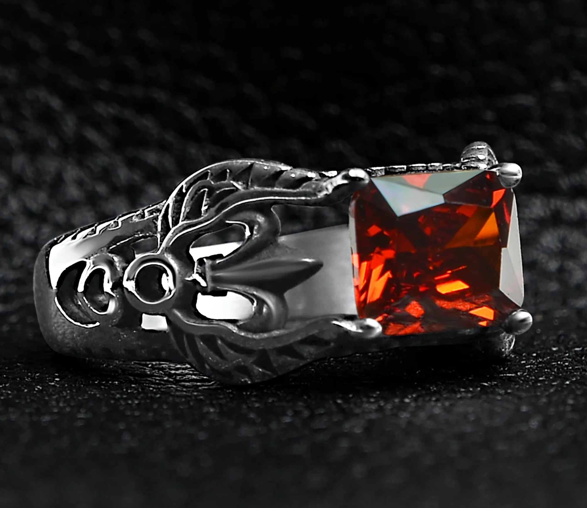 CRIMSON FLEUR DI LIS RING