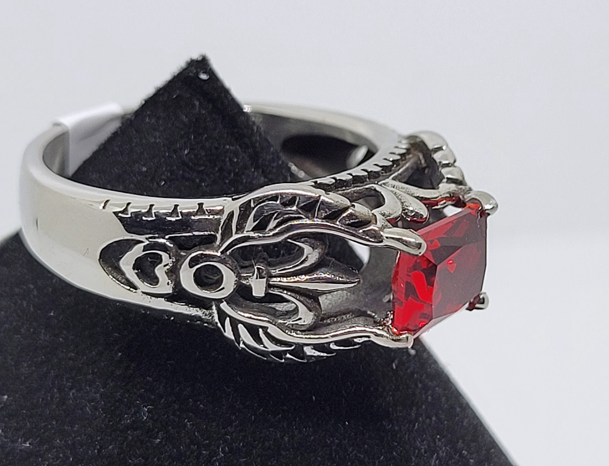 CRIMSON FLEUR DI LIS RING