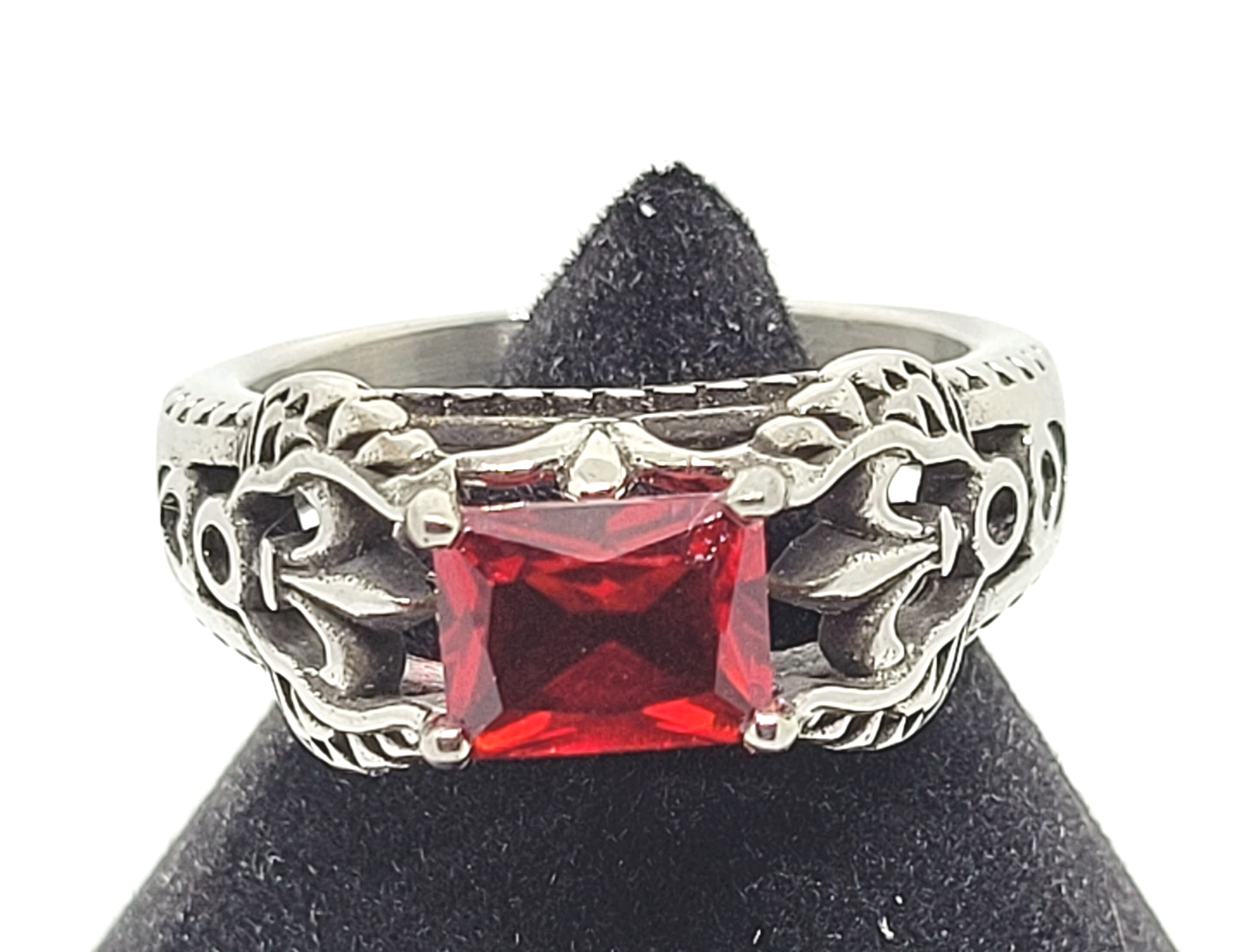 CRIMSON FLEUR DI LIS RING