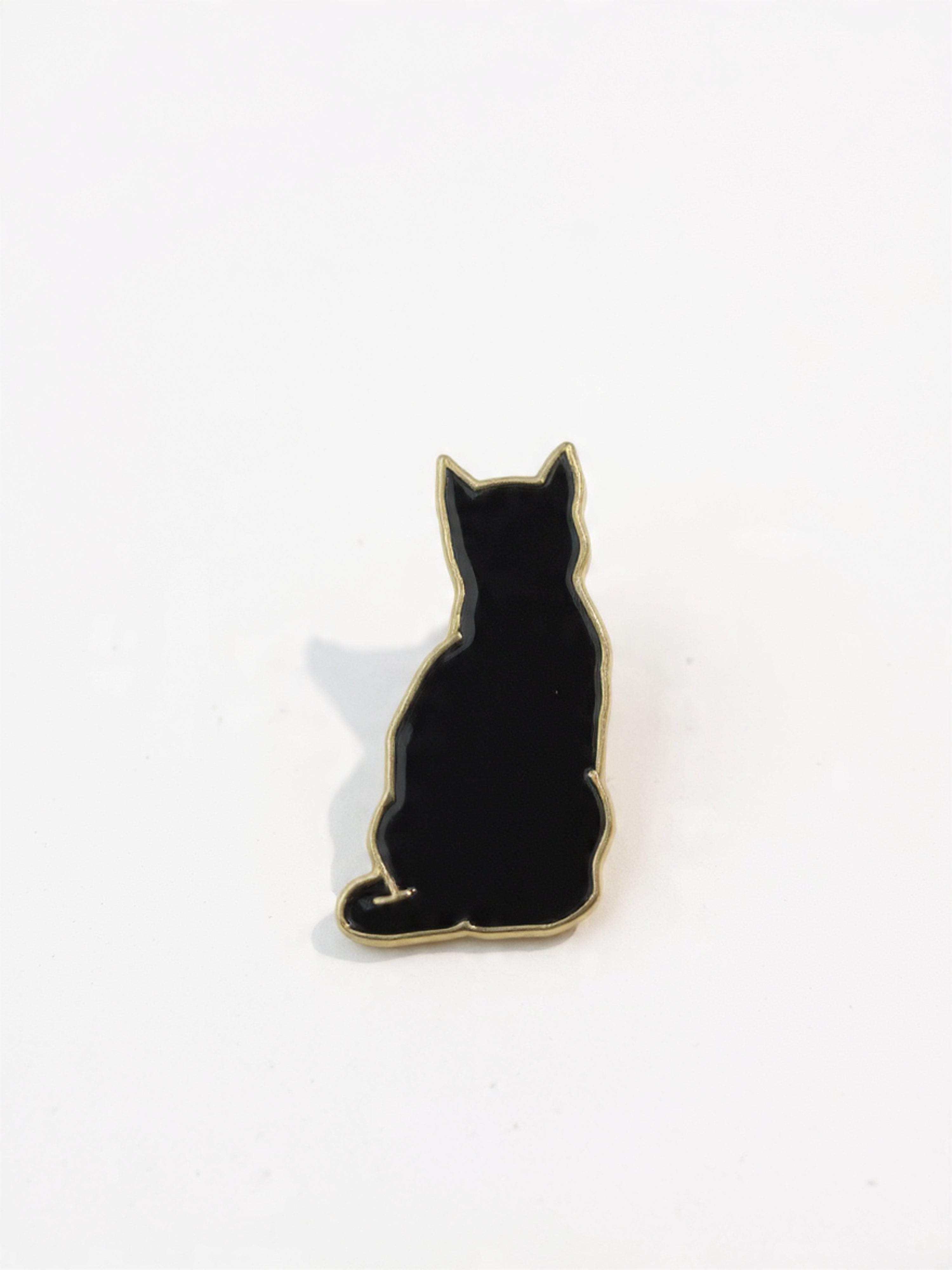 GABBY THE CAT LAPEL PIN