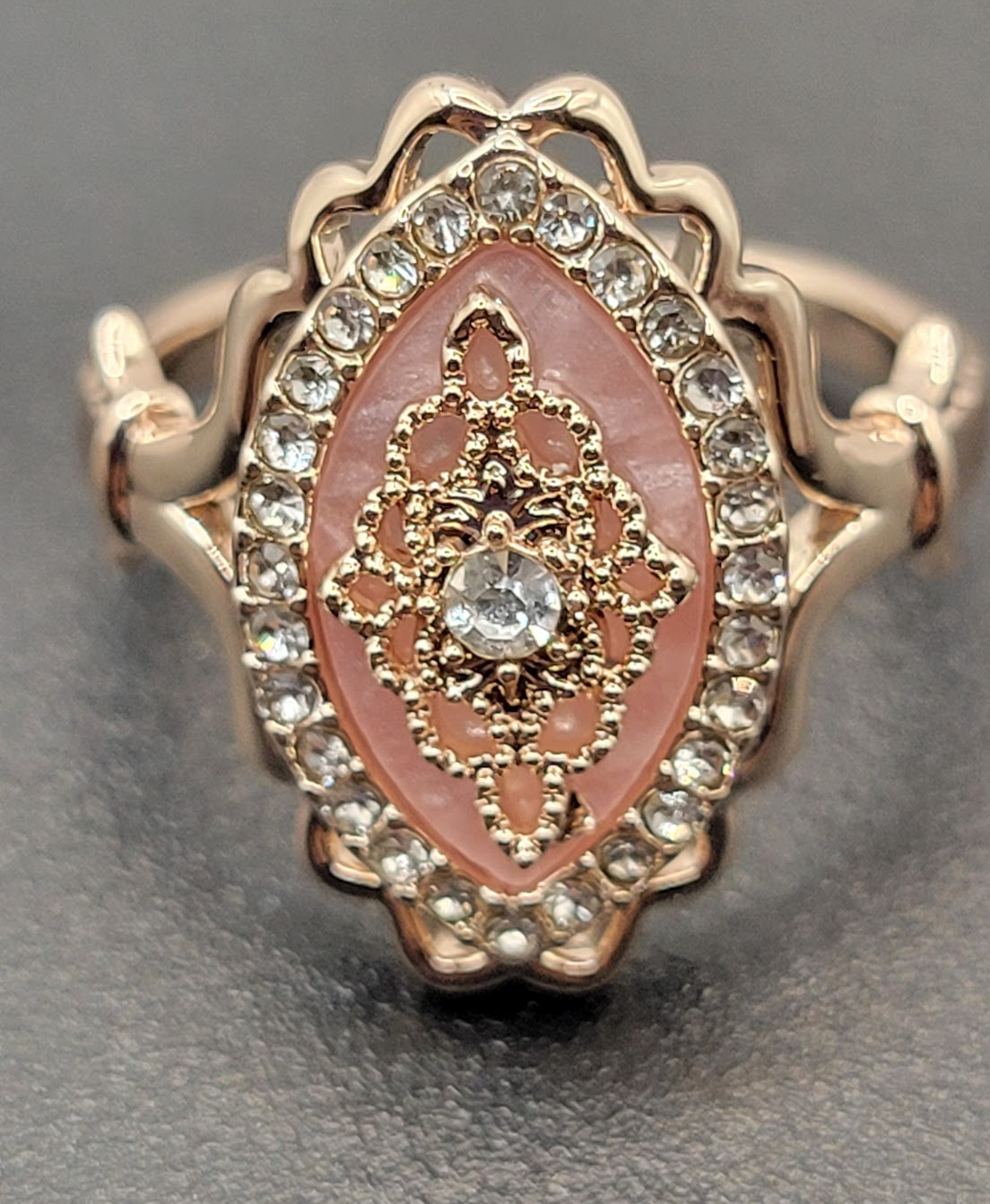 VICTORIAN COCKTAIL RING