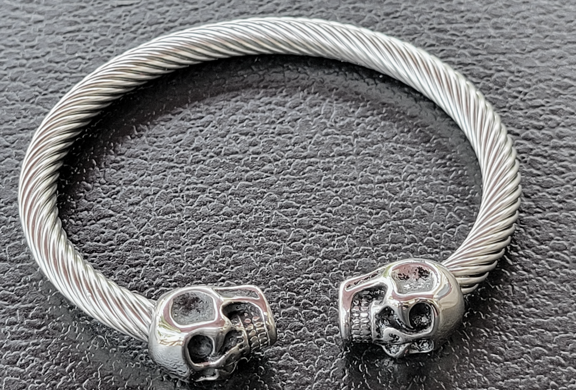 MR. BONES TWISTED BANGLE